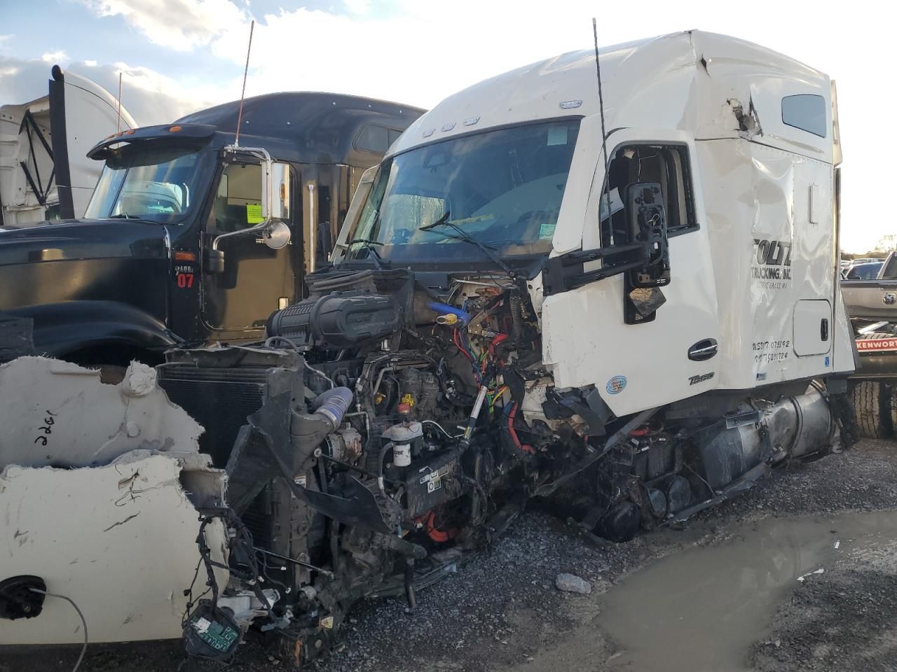 2026 Kenworth T680 Semi Truck