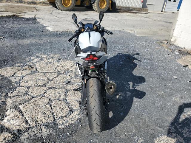 2025 Kawasaki ZX400 S
