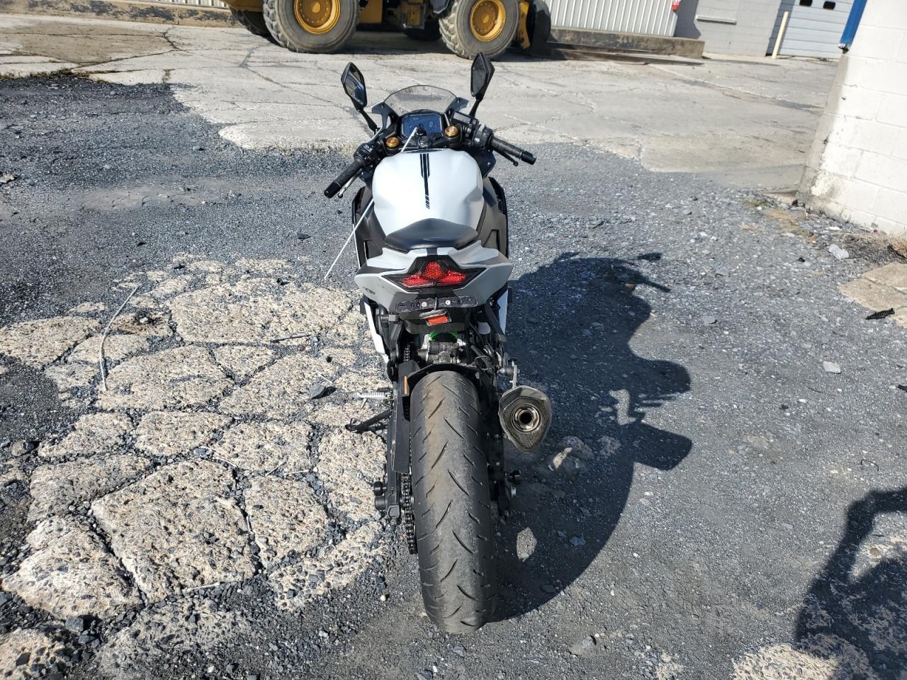 2025 Kawasaki ZX400 S