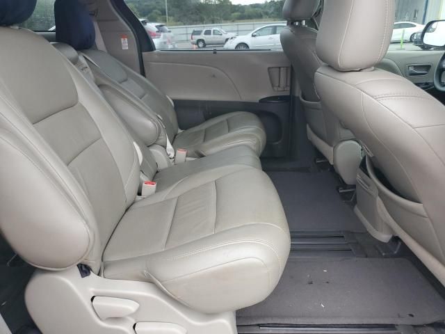 2015 Toyota Sienna LE