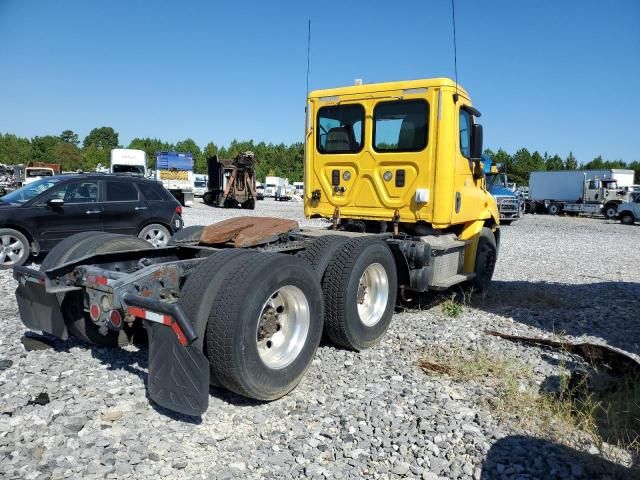 2013 Freightliner Cascadia 113