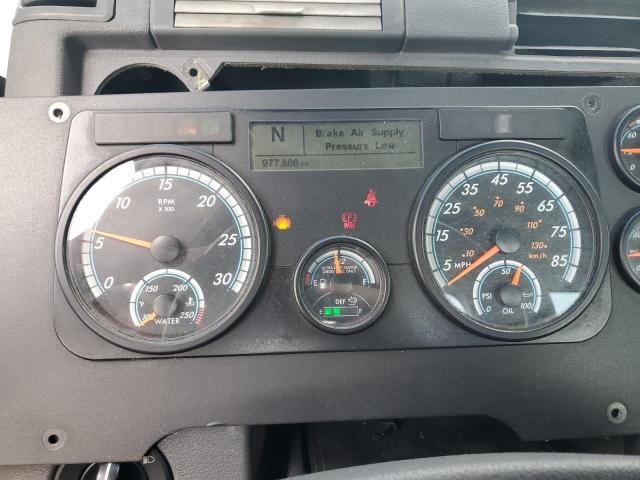 2017 Freightliner Cascadia 113 Semi Truck