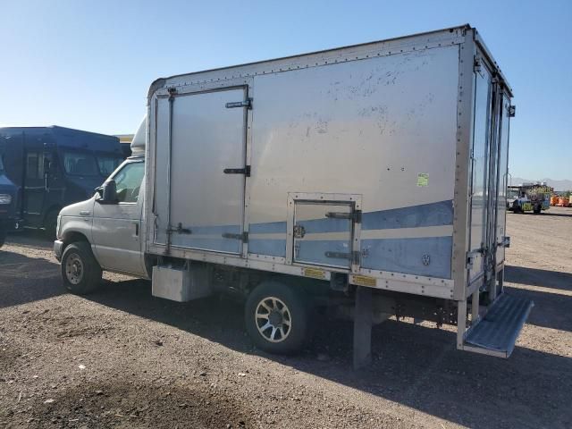 2009 Ford Econoline E350 Super Duty Cutaway Van