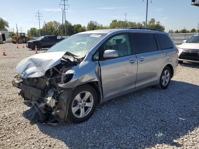2014 Toyota Sienna LE