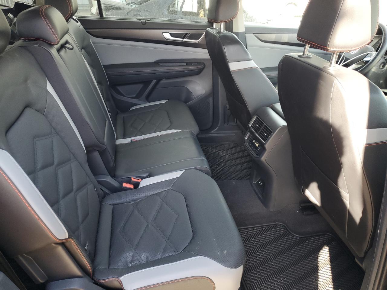 2024 Volkswagen Atlas Peak Edition sel