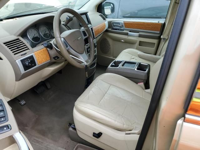 2010 Chrysler Town & Country Limited