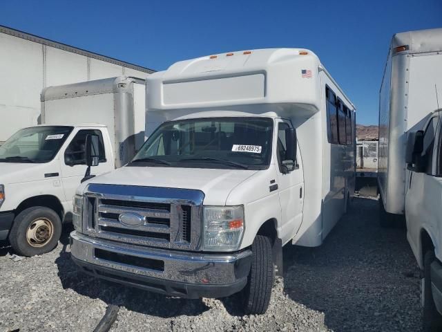 2014 Glbu 2014 Ford Econoline E450 Super Duty Cutaway Van