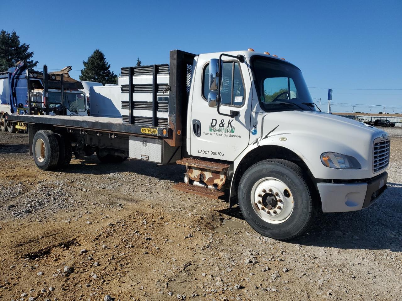 2014 Freightliner M2 106 MED-Semi Truck