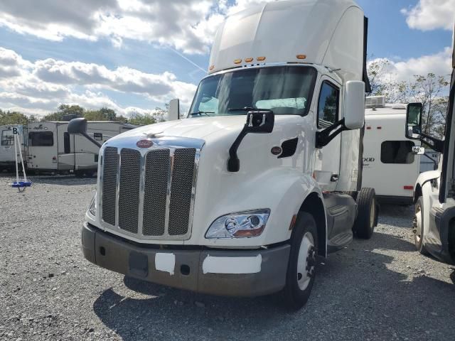 2016 Peterbilt Tractor 2016 Peterbilt 579 Semi Truck