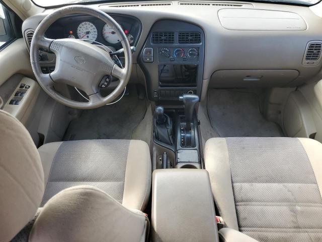 2000 Nissan Pathfinder LE