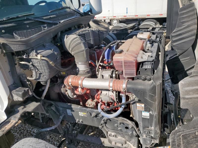 2017 Peterbilt 579 Semi Truck