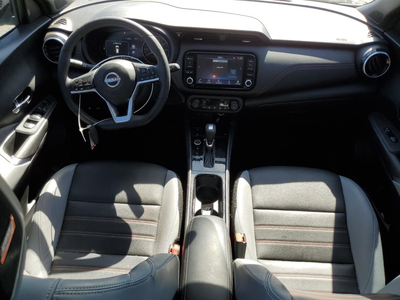 2022 Nissan Kicks sr