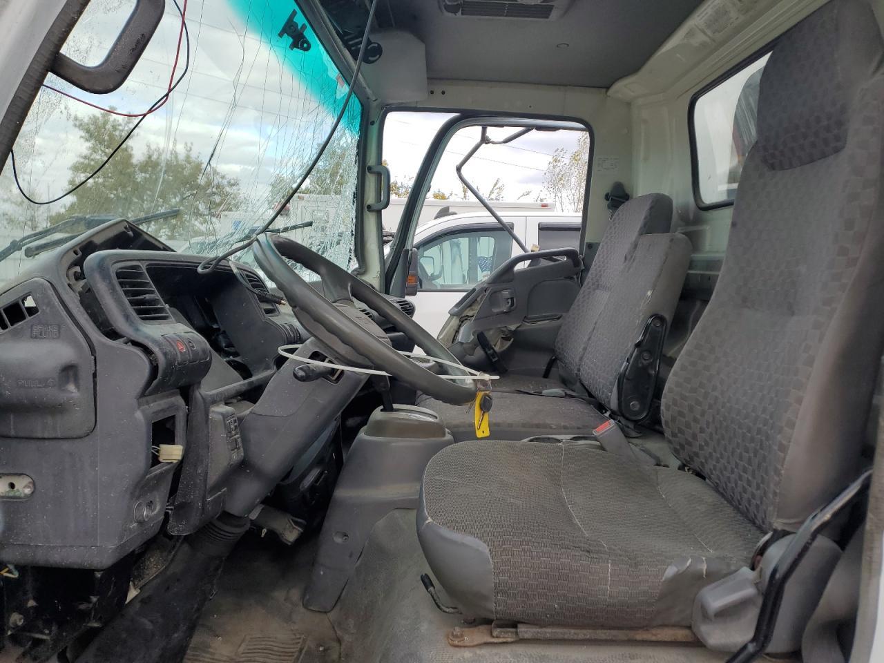 2007 Isuzu NPR Utility / Service Truck