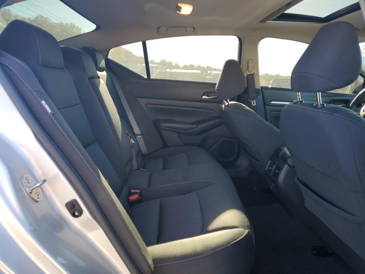 2020 Niss Altima sv