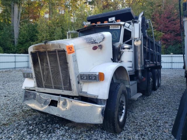 2005 Peterbilt 379 Dump Truck