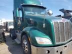 2017 Peterbilt 579 Semi Truck