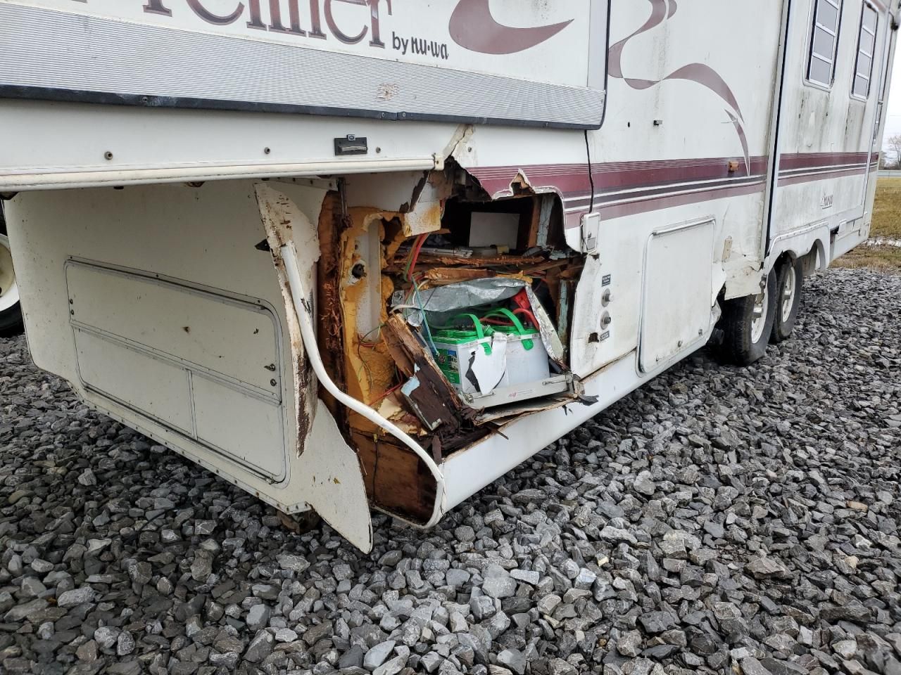 1996 Nu Wa Hitchhiker