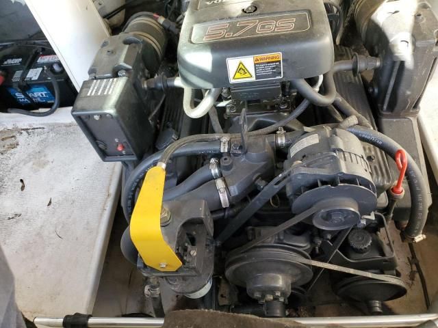 2000 Chris Craft Boat
