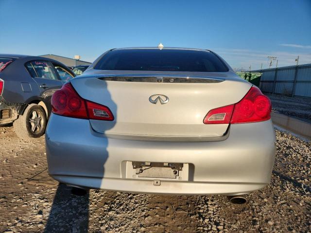 2015 Infiniti Q40