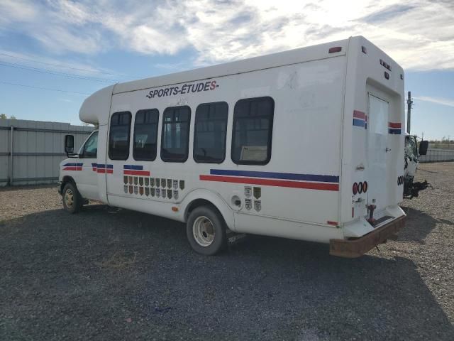 2009 Ford Econoline E450 Super Duty Cutaway Van