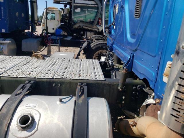 2013 Freightliner Cascadia 125