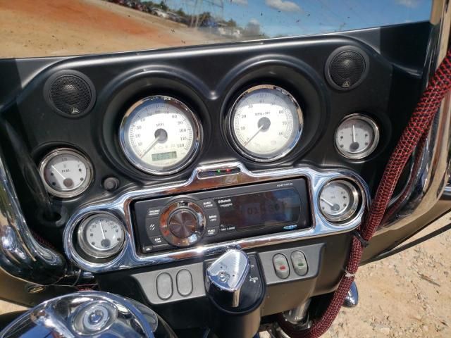 2011 Harley-Davidson Flhx