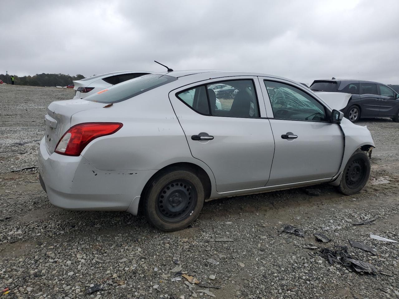 2016 Nissan Versa s