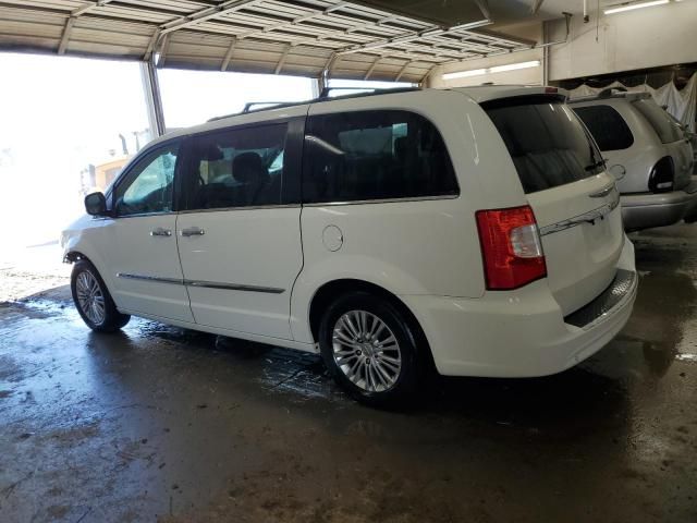 2013 Chrysler Town & Country Touring L
