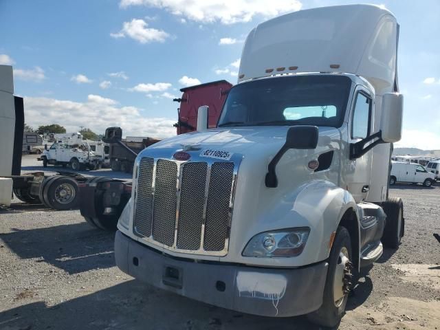 2015 Peterbilt Tractor 2015 Peterbilt 579 Semi Truck