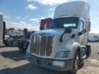 2015 Peterbilt Tractor 2015 Peterbilt 579 Semi Truck