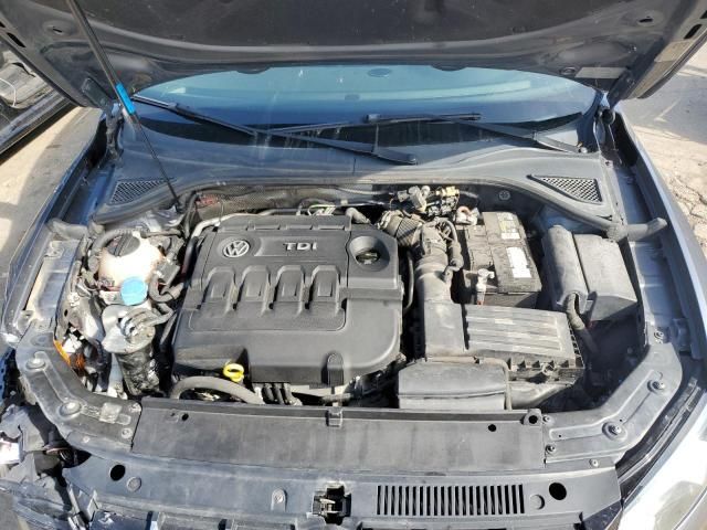 2015 Volkswagen Passat SE