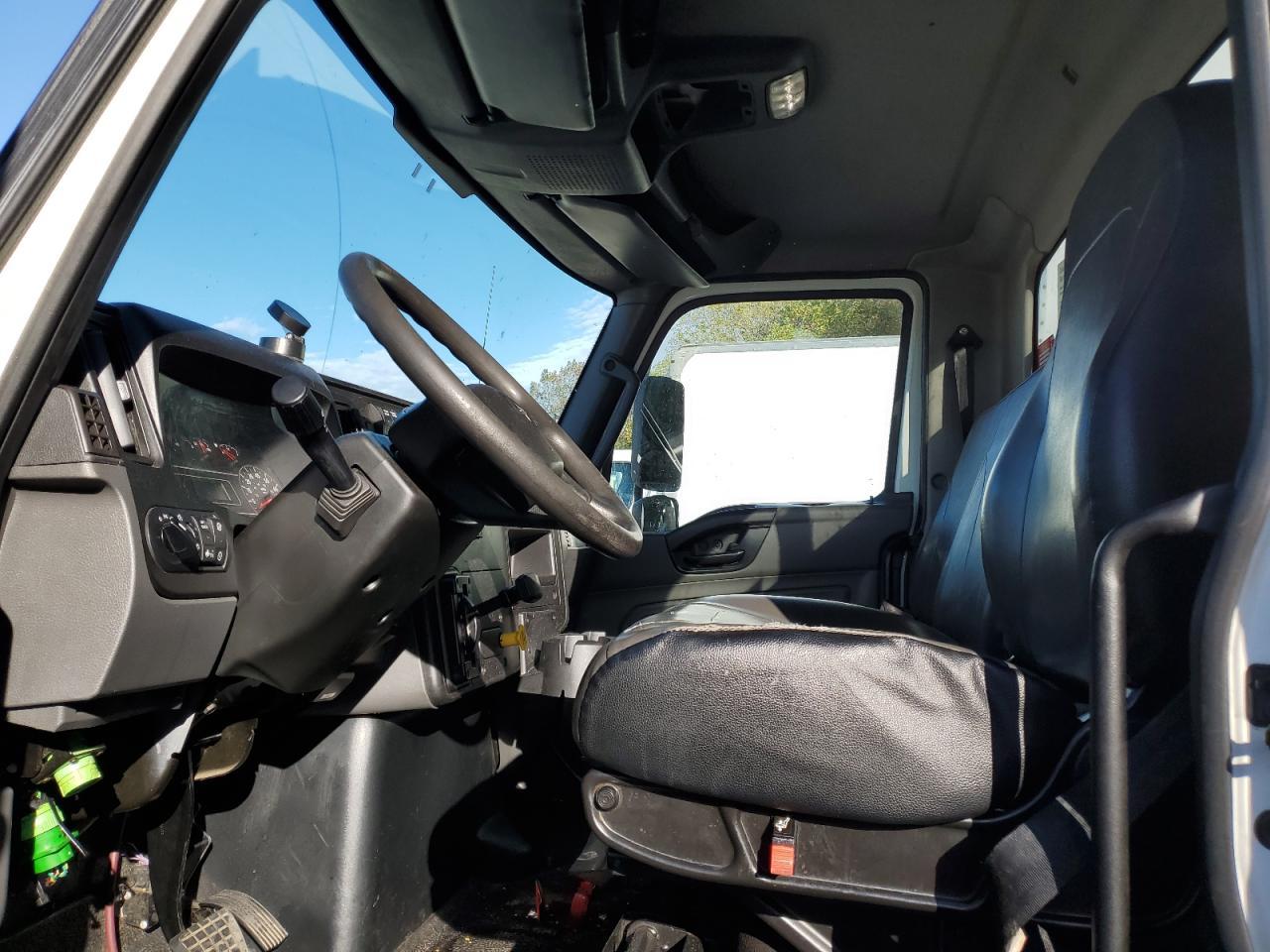 2020 International MV607 BOX Truck