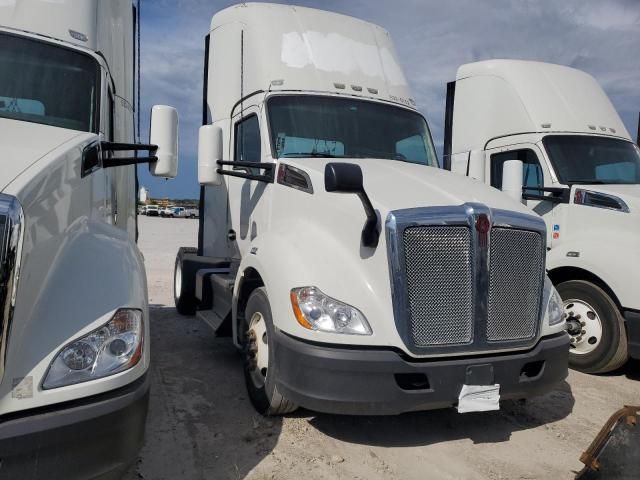 2017 Kenworth T680 Semi Truck