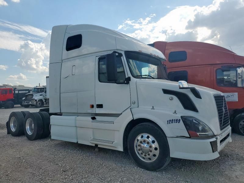 2008 Volvo VNL Semi Truck