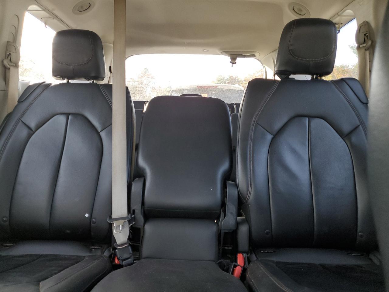 2017 Chrysler Pacifica Touring l