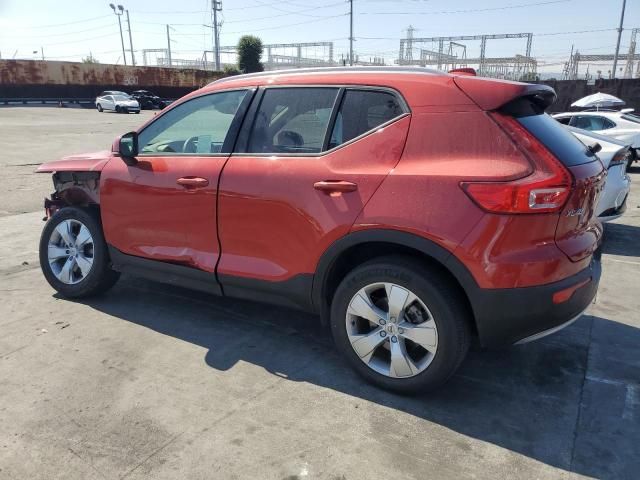 2020 Volvo XC40 T4 Momentum