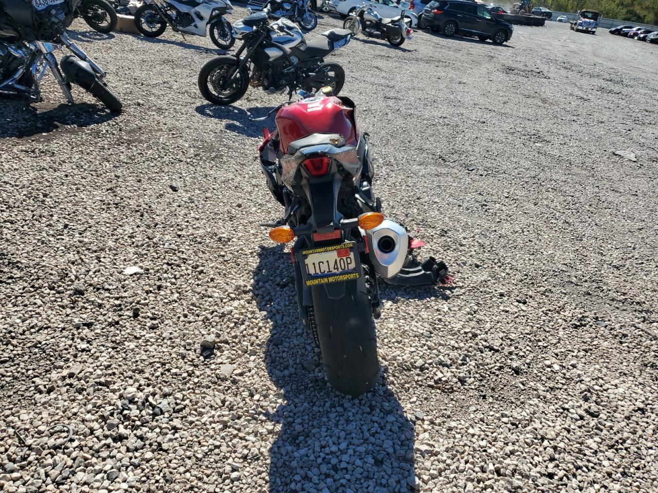 2025 Suzuki GSX-R1000