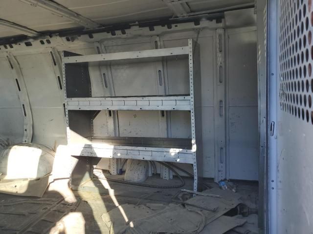 2004 Chevrolet Express G2500