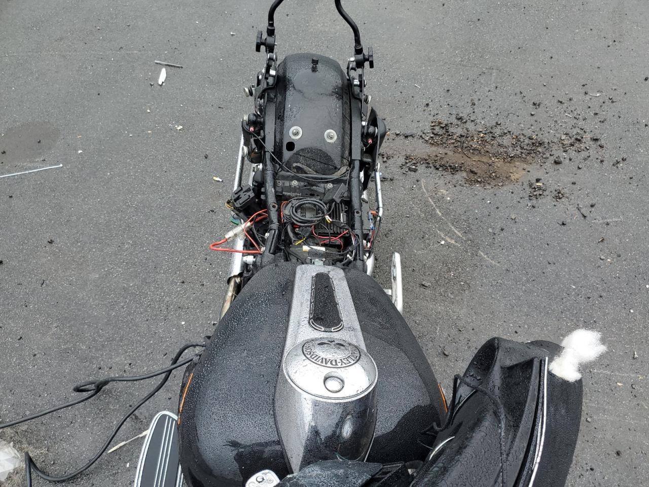 2010 Harley-Davidson Flhx