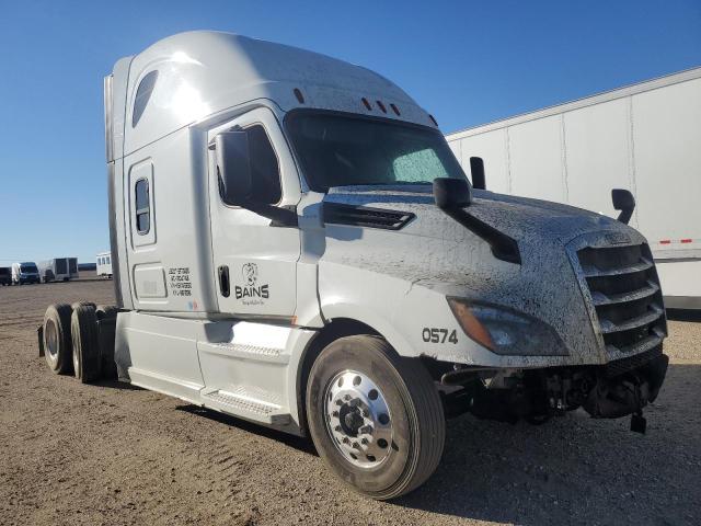 2019 Freigliner 2019 Freightliner Cascadia 126 Semi Truck