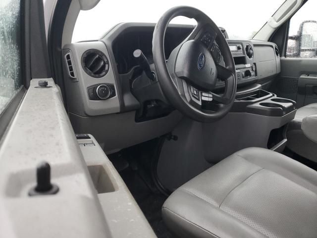 2022 Ford Econoline-BOX Truck