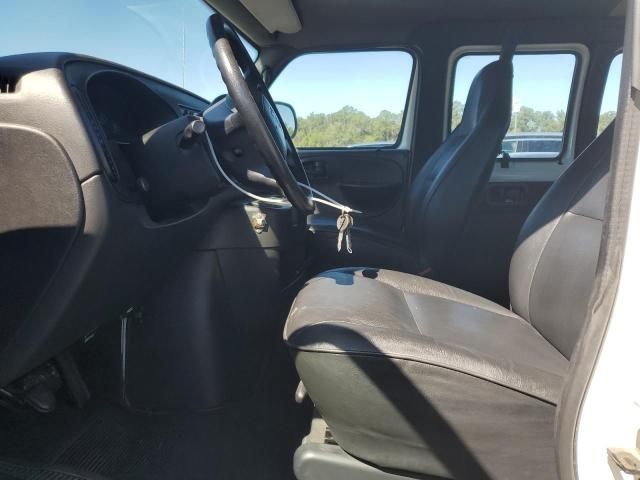 2001 Dodge RAM Wagon B2500