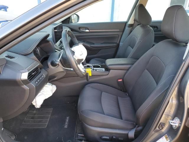 2024 Nissan Altima sv