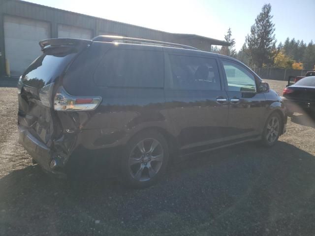 2015 Toyota Sienna Sport