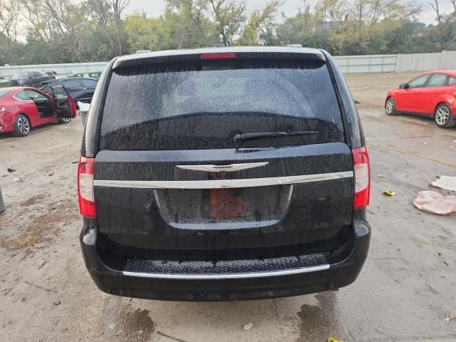 2015 Chrysler Town & Country Touring L