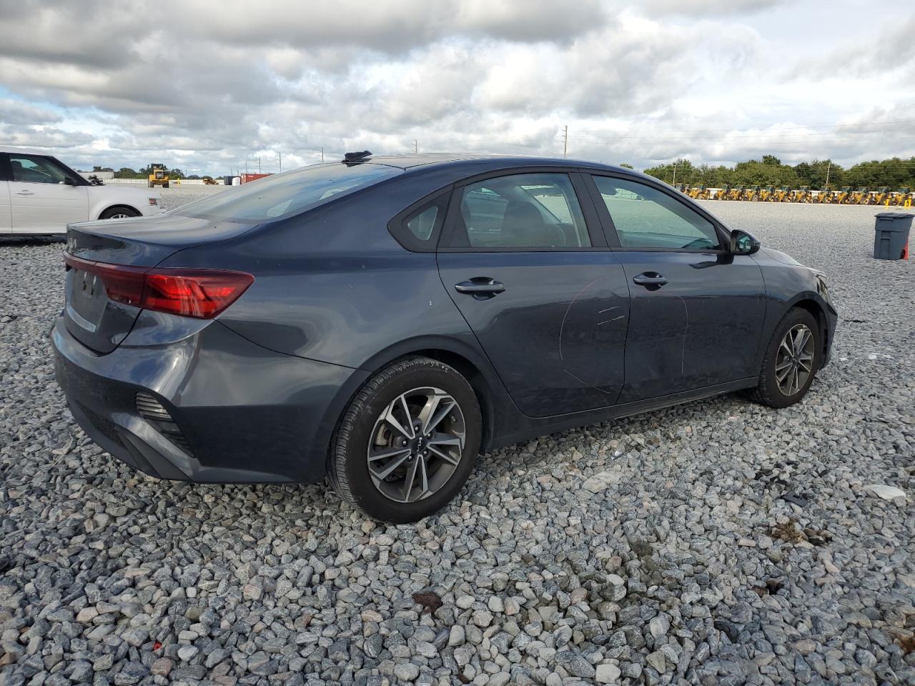 2023 KIA Forte lx