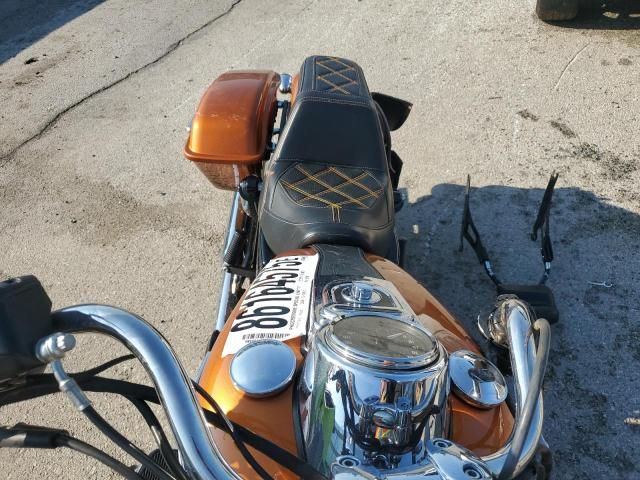 2014 Harley-Davidson FLD Switchback