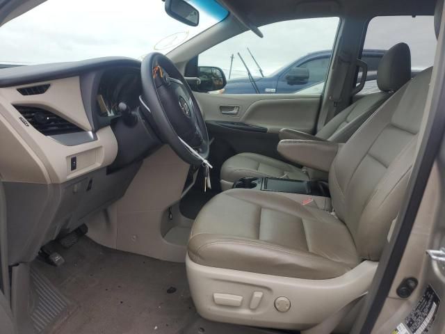 2015 Toyota Sienna LE