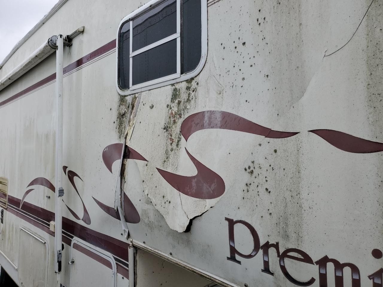 1996 Nu Wa Hitchhiker