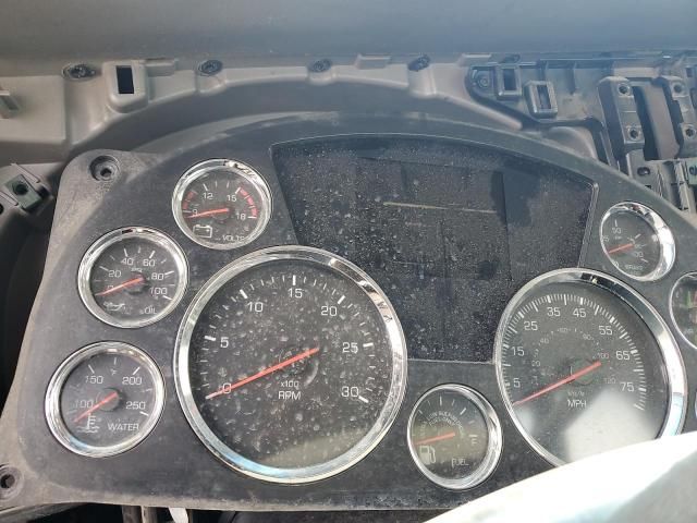 2017 Kenworth T680 Semi Truck